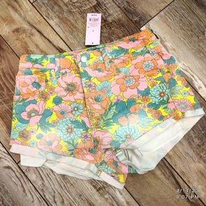 NWT Floral Denim Shorts Size 6 Wild Fable brand